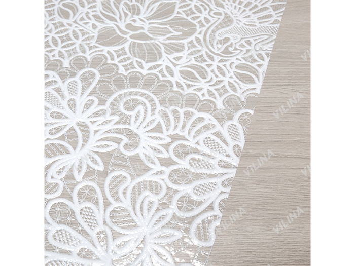 Клеёнка ПВХ "Муза" (030-white) (132см*22м) Попугаи