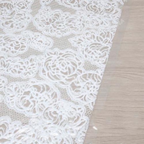 Клеёнка ПВХ "Муза" (031-white) (132см*22м) Пионы